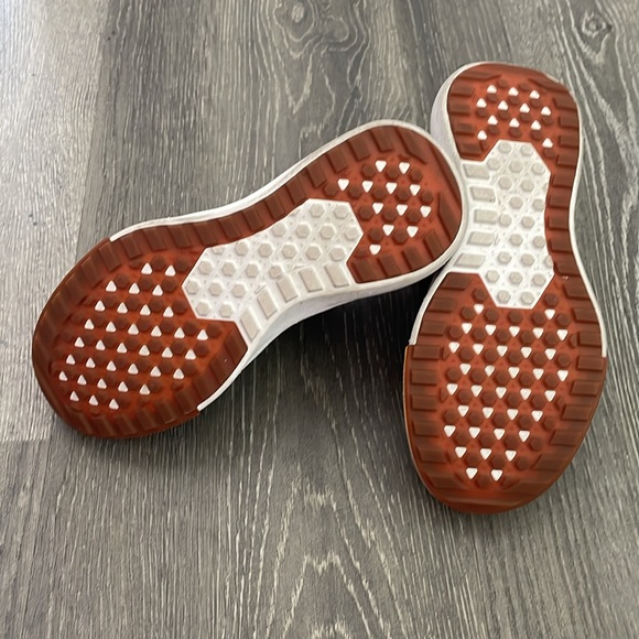 Vans maroon red shoes, no laces - Picture 4 of 6